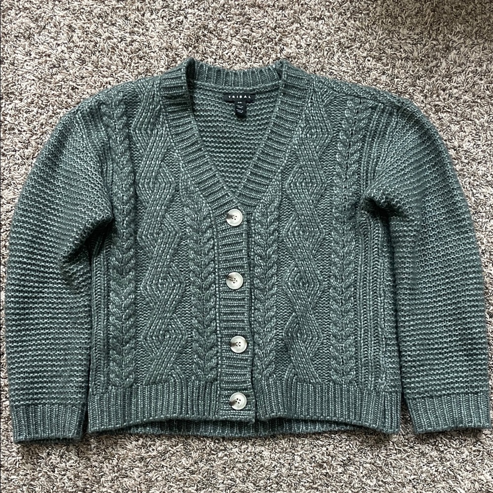 Green thick cozy sweater